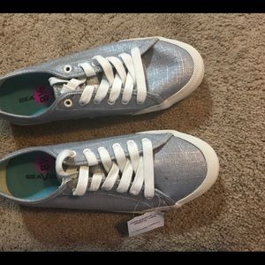 SeaVees Monterey Metallic Sneakers Sz 8.5, NWT